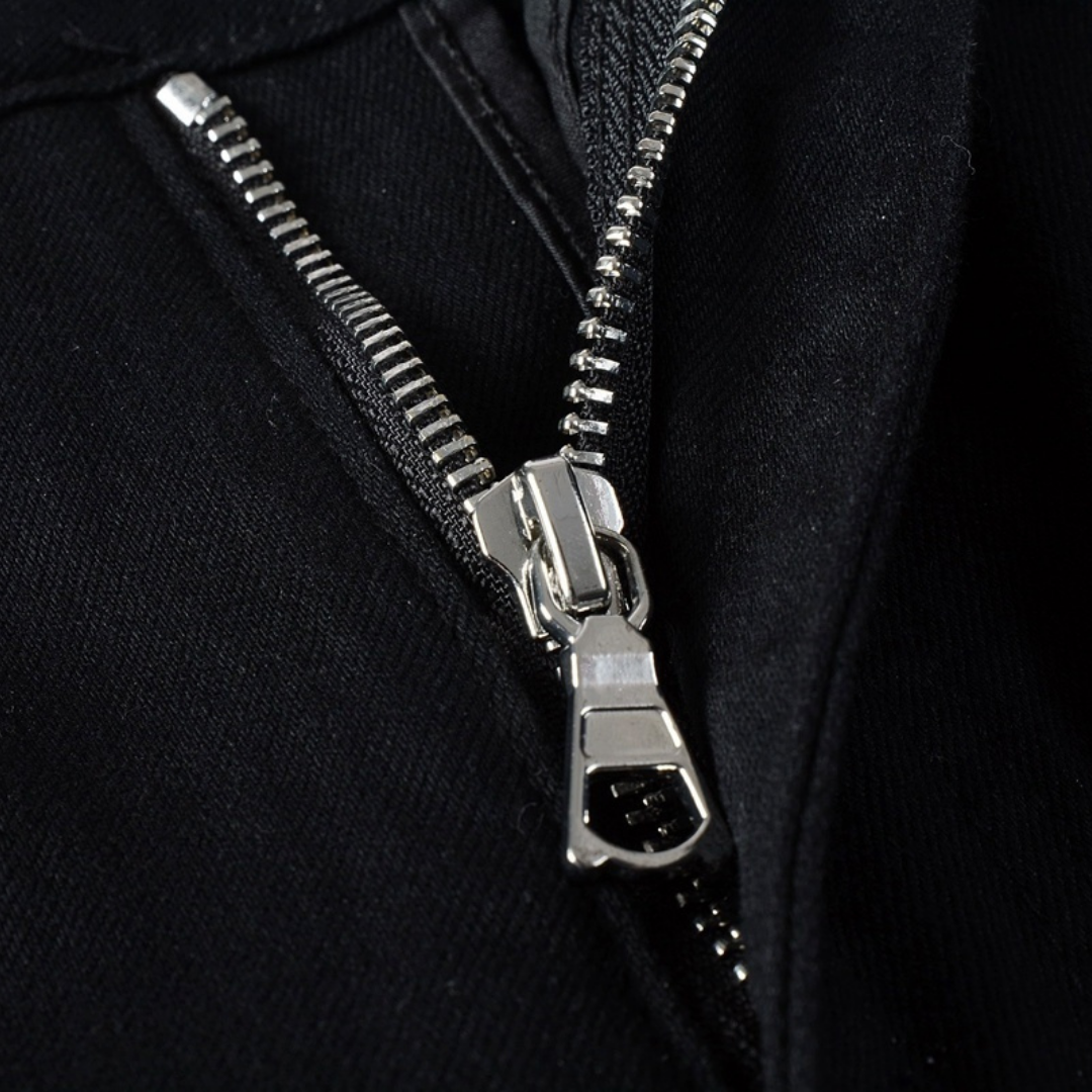 Jean blanc déchiré à logo Amr