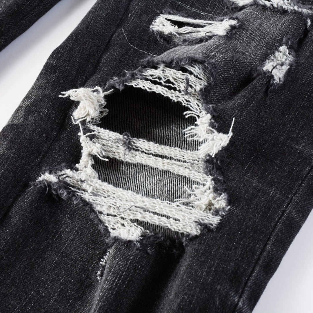 Jean noir à logo décalé Amr