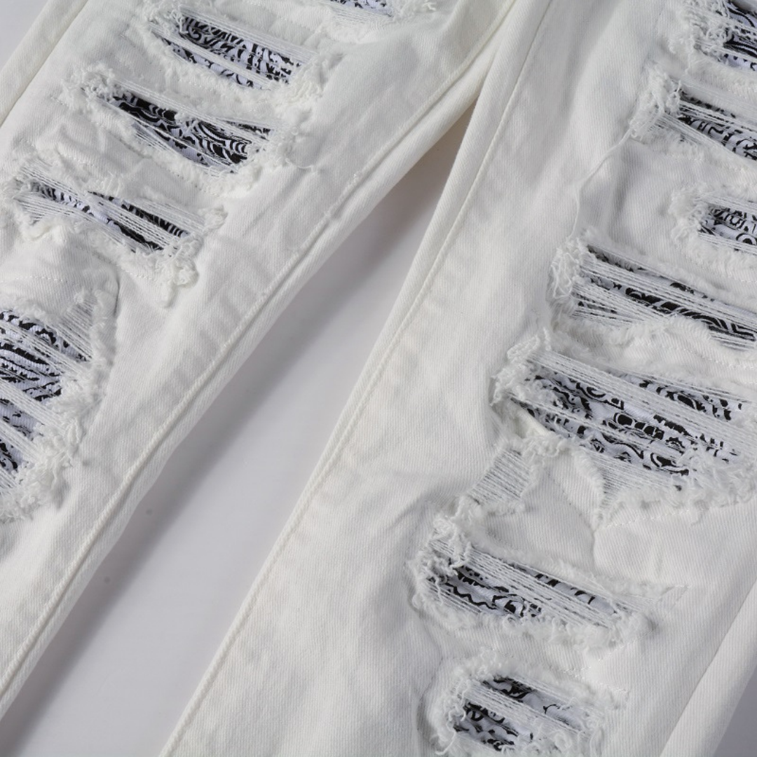 Jean déchiré Amr White