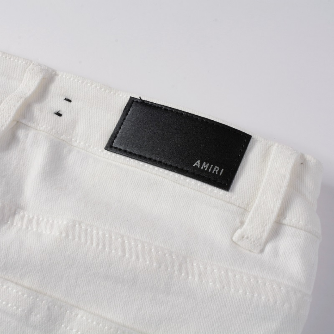 Jean déchiré Amr White