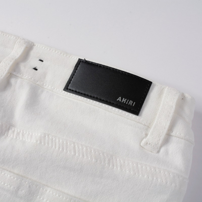 Jean déchiré Amr White