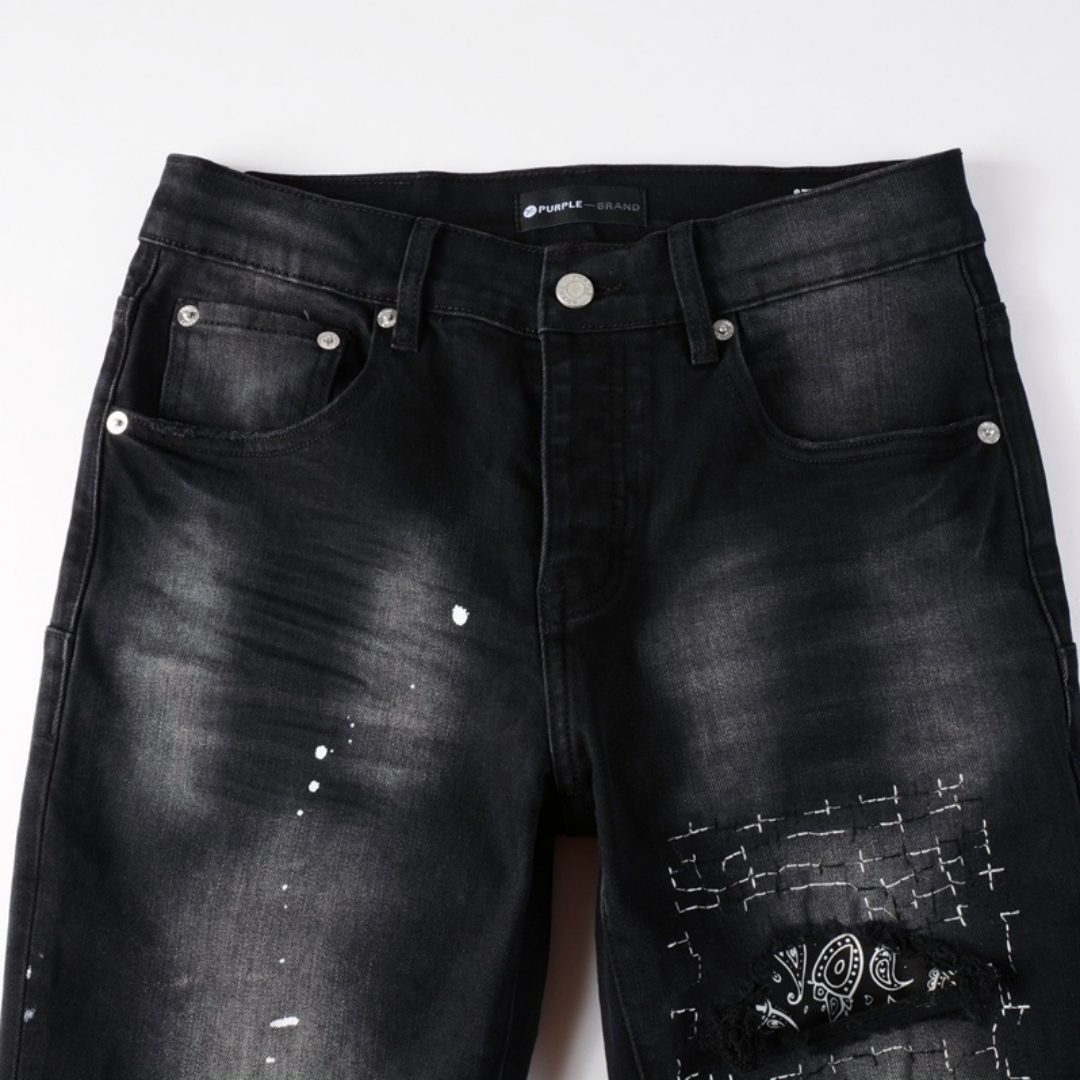 Bandana violette et jean noir