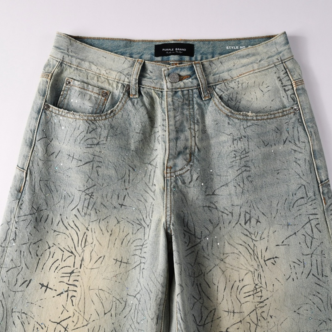 Jean bleu-violet délavé