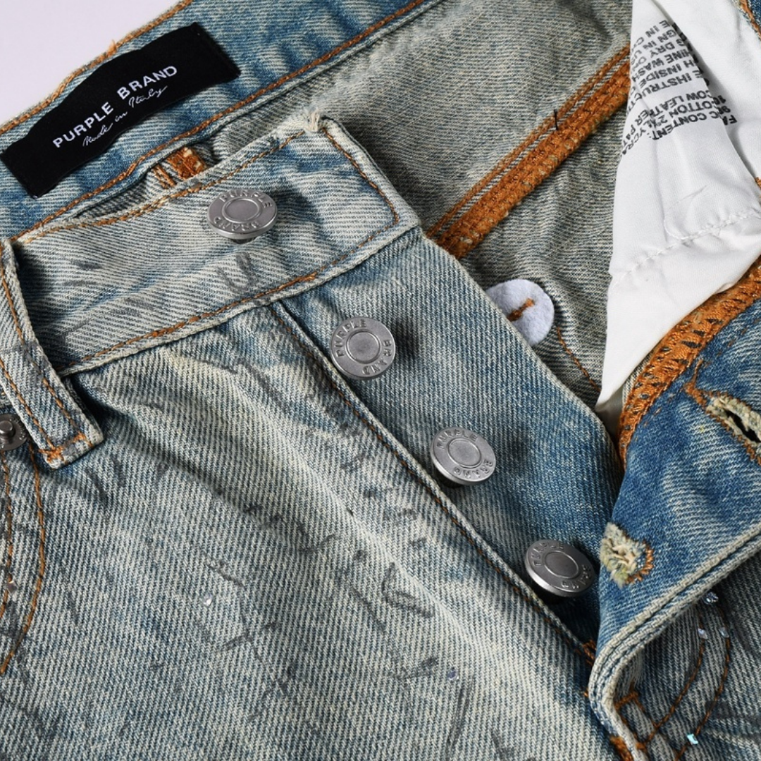 Jean bleu-violet délavé