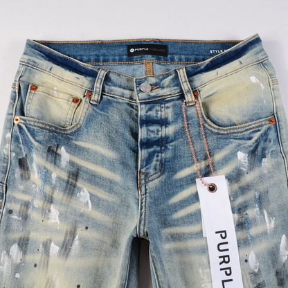 Peinture violette, jeans bleus