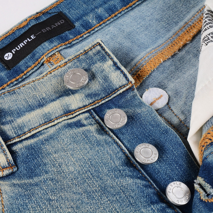 Peinture violette, jeans bleus