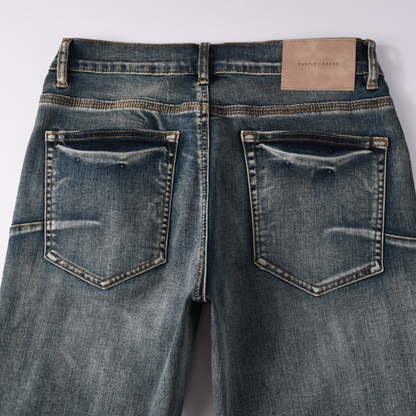 Jean à patchs rouges et violets délavés