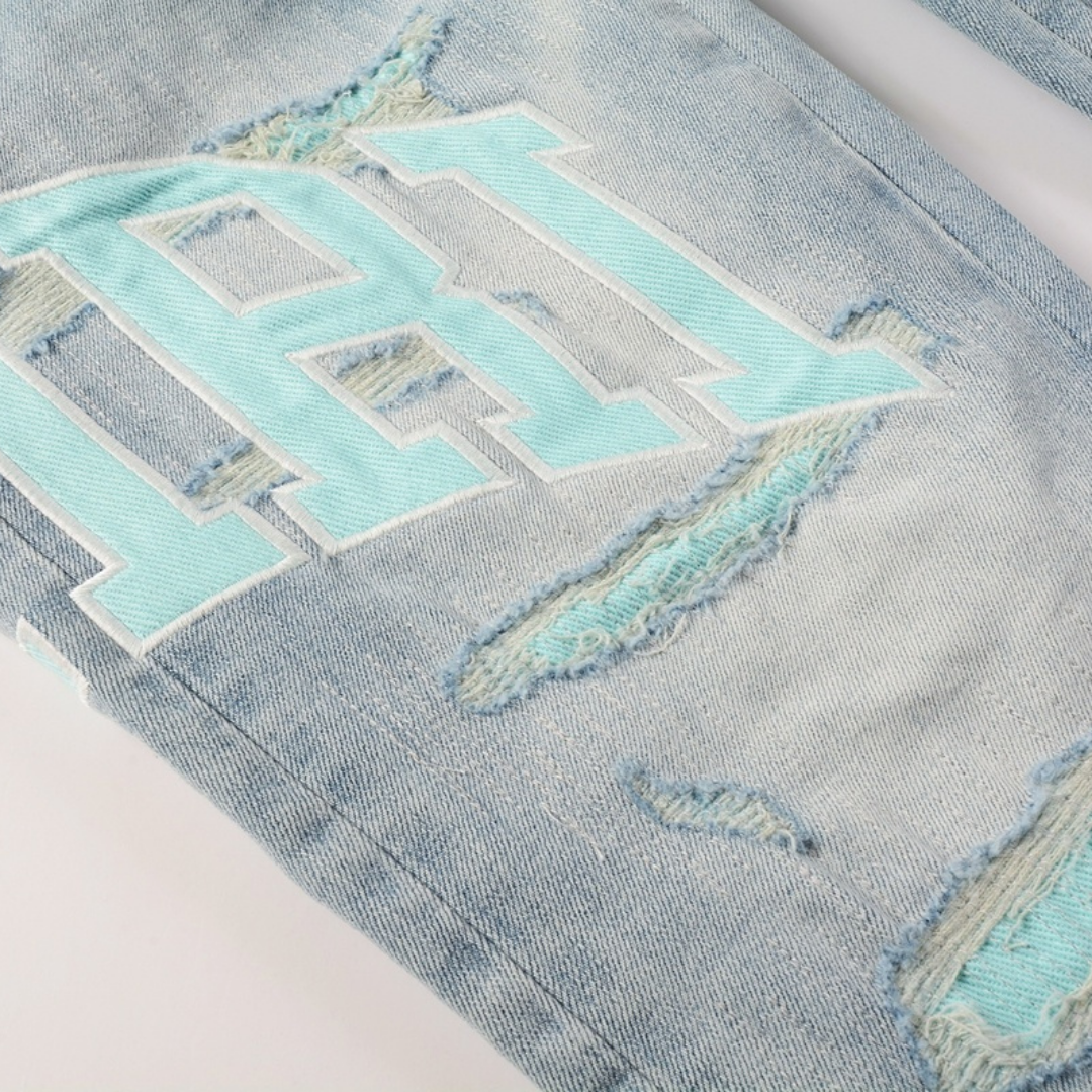 Jean bleu clair à patchs Amr
