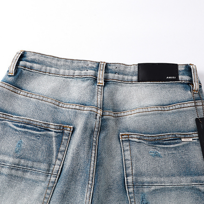 Jean à logo Amr décalé