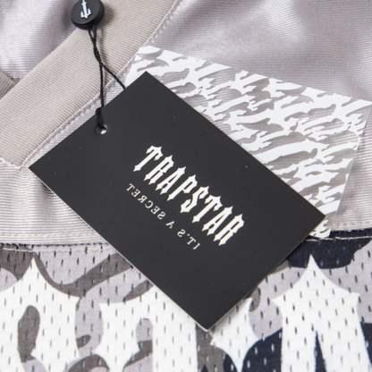 Ensemble court secret camouflage décodé