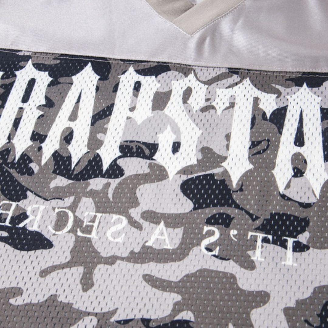 Ensemble court secret camouflage décodé