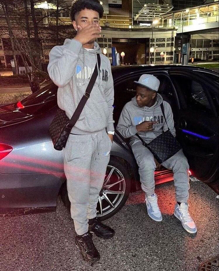 Pantalon gris décodé