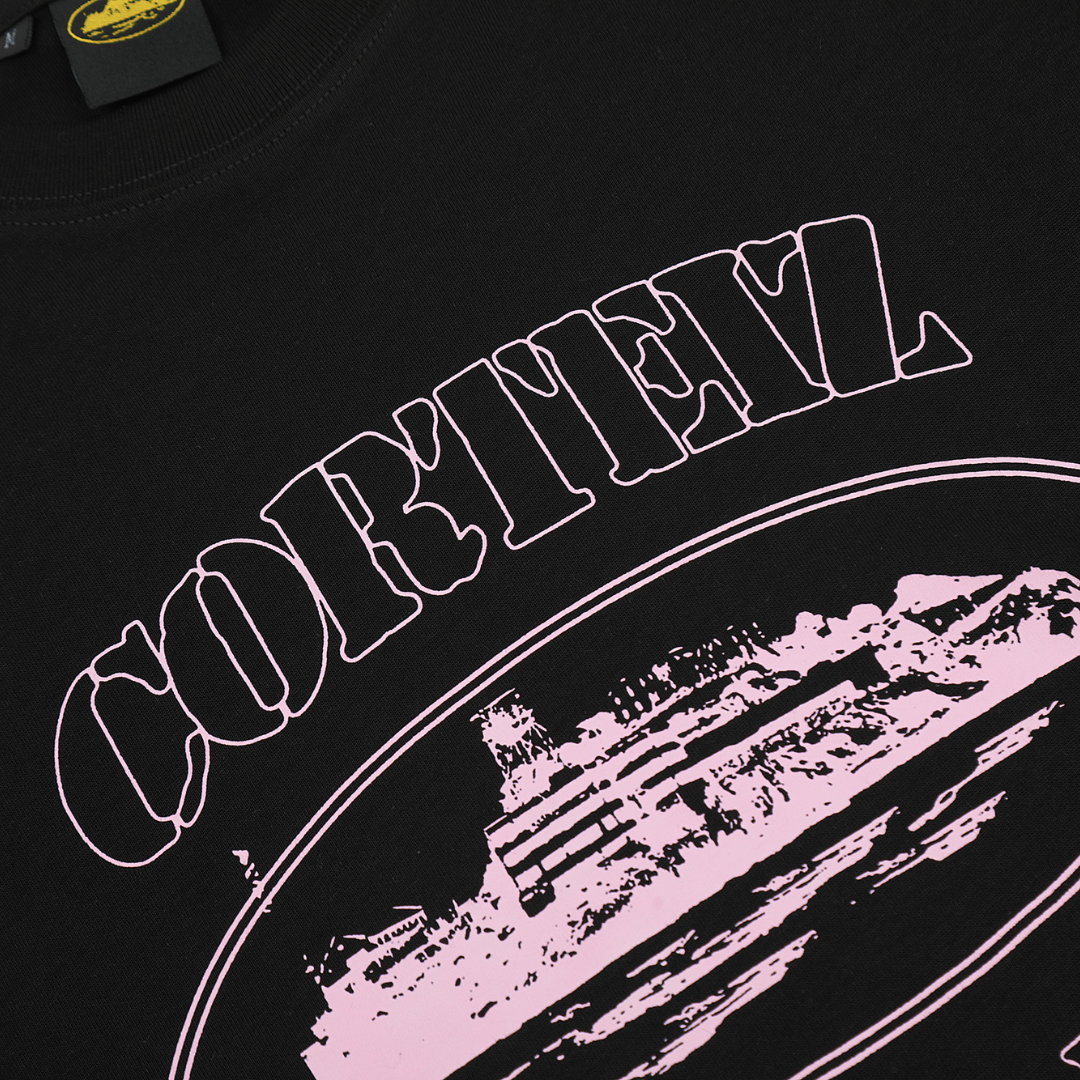 T-shirt noir « Règne sur le monde »