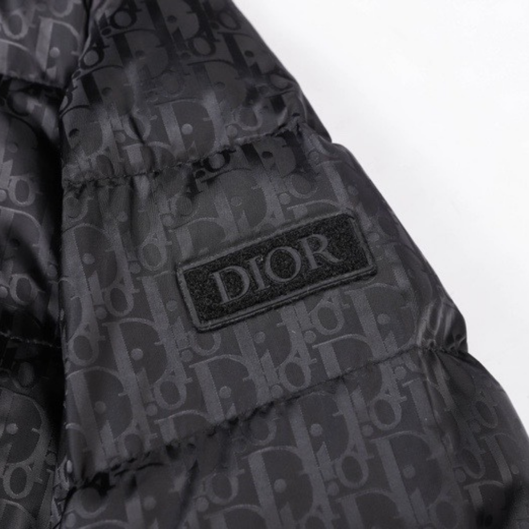 Veste noire monogrammée