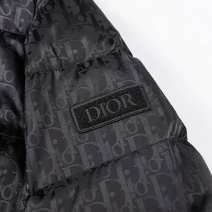 Veste noire monogrammée