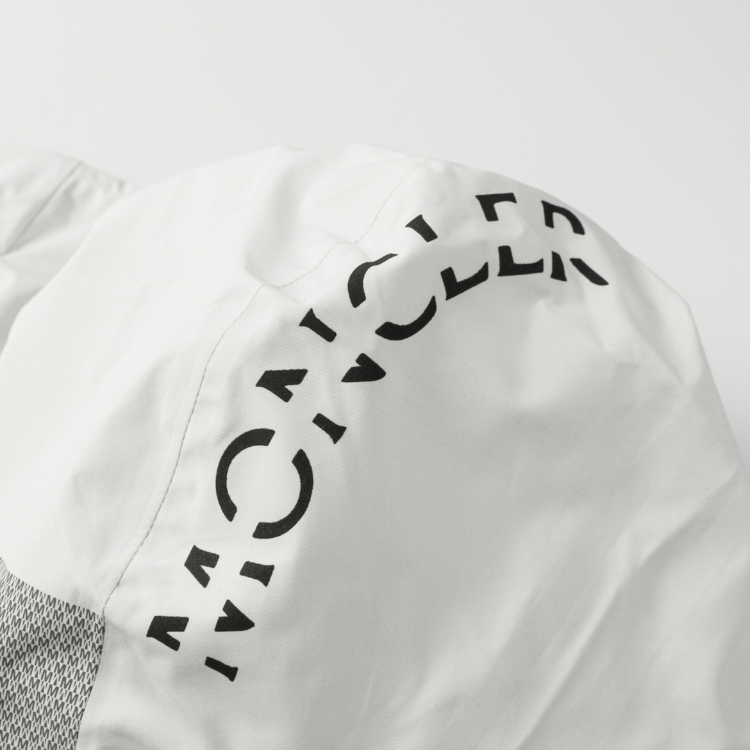 Coupe-vent monogrammé